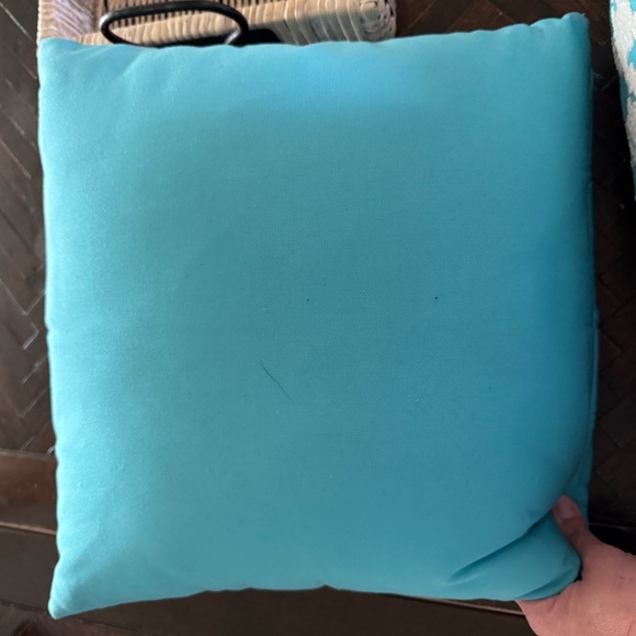 Frontgate Turquoise and White outdoor Accent Pillow Set - Picture 7 of 9
